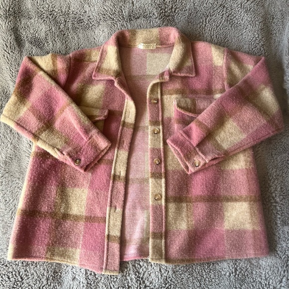 American Eagle Oversized Pink and Tan Plaid Shacket - Picture 4 of 6